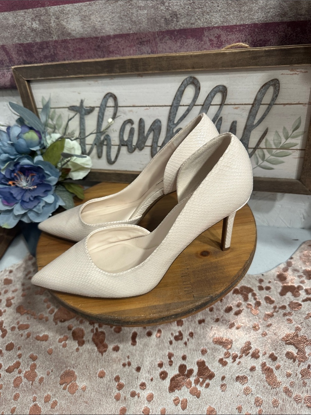 Jessica Simpson Cream Textured Pointed-Toe Pumps - Picture 4 of 7
